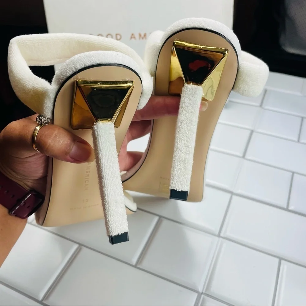 NIB GOOD AMERICAN WHITE‎ TERRY SLIP ON SANDALS
